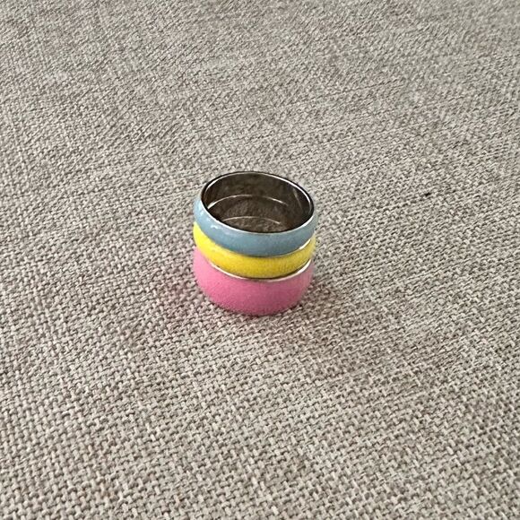 WONDERLAND ENAMEL RING STACK - Picture 9 of 10